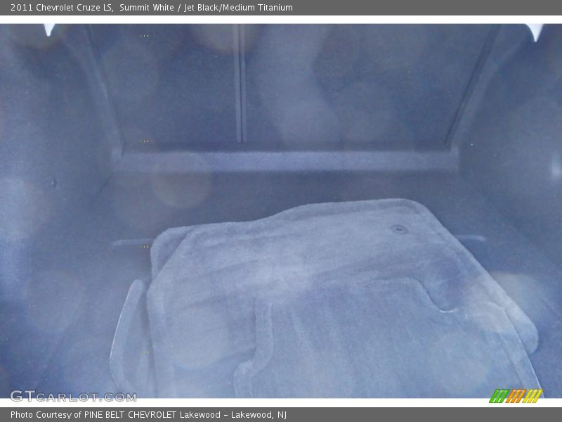 Summit White / Jet Black/Medium Titanium 2011 Chevrolet Cruze LS