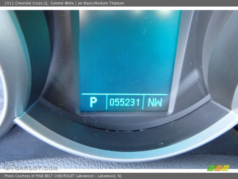 Summit White / Jet Black/Medium Titanium 2011 Chevrolet Cruze LS