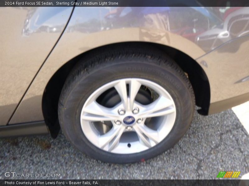 Sterling Gray / Medium Light Stone 2014 Ford Focus SE Sedan