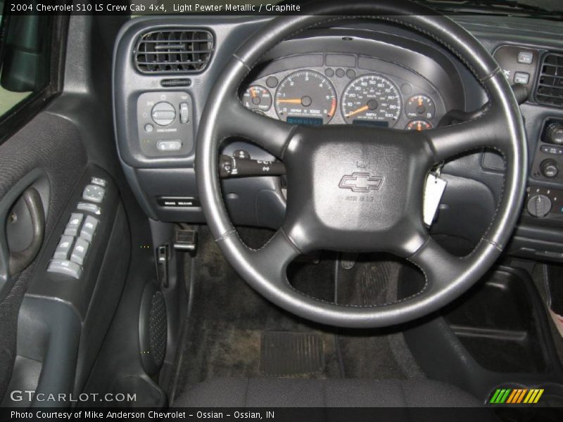 Light Pewter Metallic / Graphite 2004 Chevrolet S10 LS Crew Cab 4x4