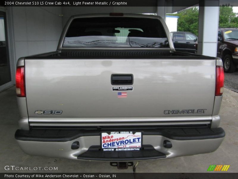 Light Pewter Metallic / Graphite 2004 Chevrolet S10 LS Crew Cab 4x4