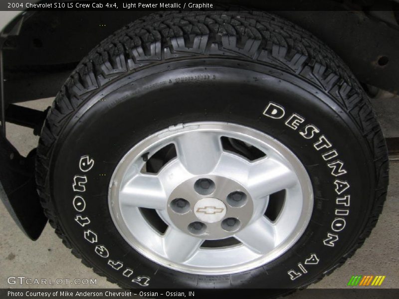 Light Pewter Metallic / Graphite 2004 Chevrolet S10 LS Crew Cab 4x4