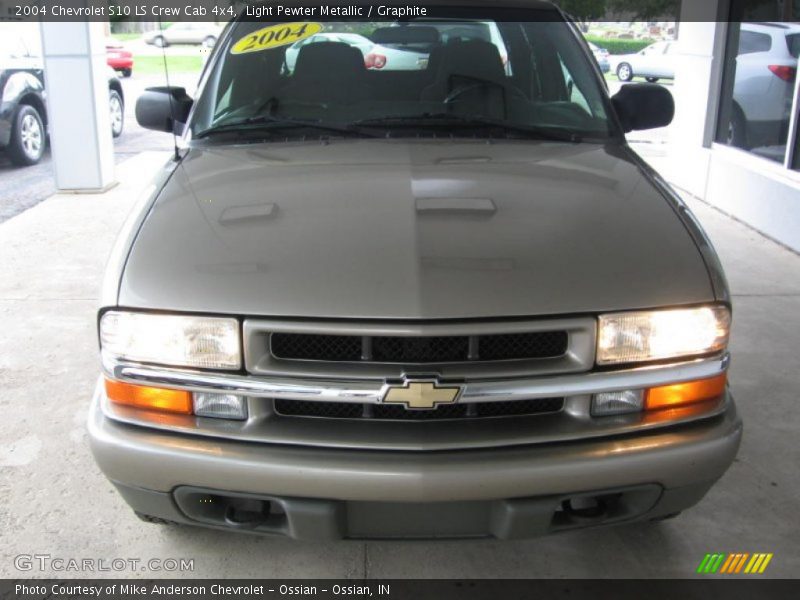 Light Pewter Metallic / Graphite 2004 Chevrolet S10 LS Crew Cab 4x4