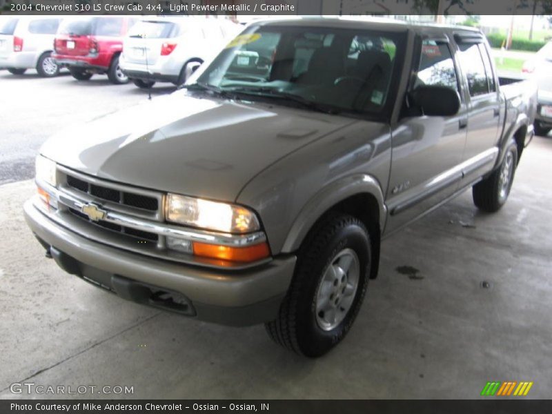 Light Pewter Metallic / Graphite 2004 Chevrolet S10 LS Crew Cab 4x4