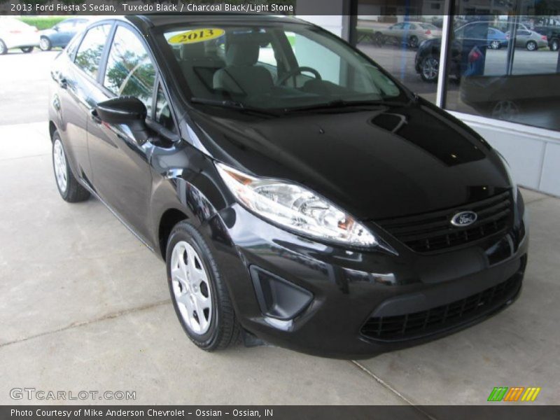 Tuxedo Black / Charcoal Black/Light Stone 2013 Ford Fiesta S Sedan