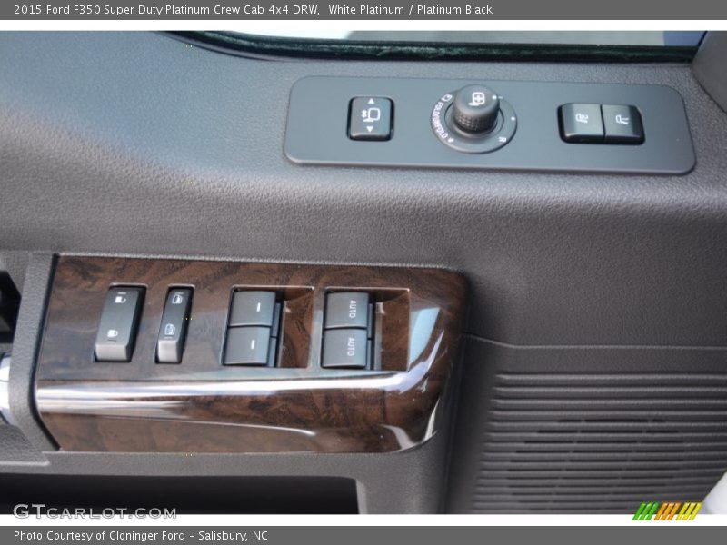 Controls of 2015 F350 Super Duty Platinum Crew Cab 4x4 DRW