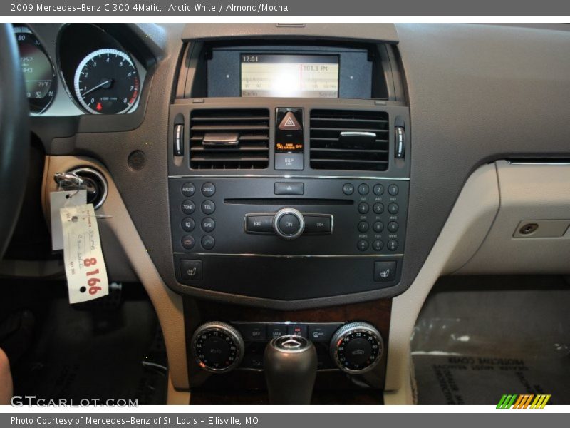 Arctic White / Almond/Mocha 2009 Mercedes-Benz C 300 4Matic
