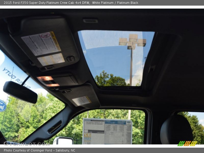Sunroof of 2015 F350 Super Duty Platinum Crew Cab 4x4 DRW