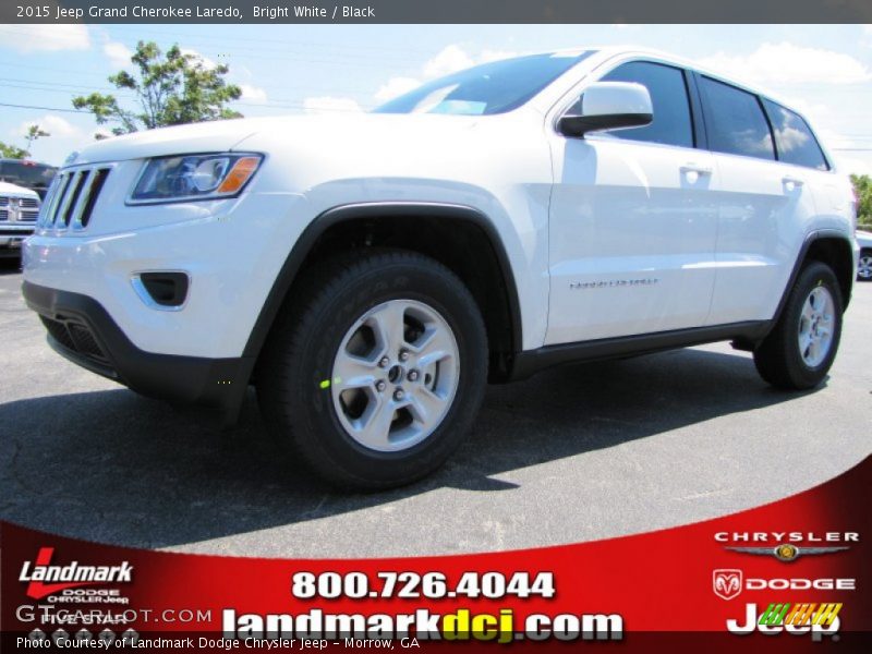 Bright White / Black 2015 Jeep Grand Cherokee Laredo