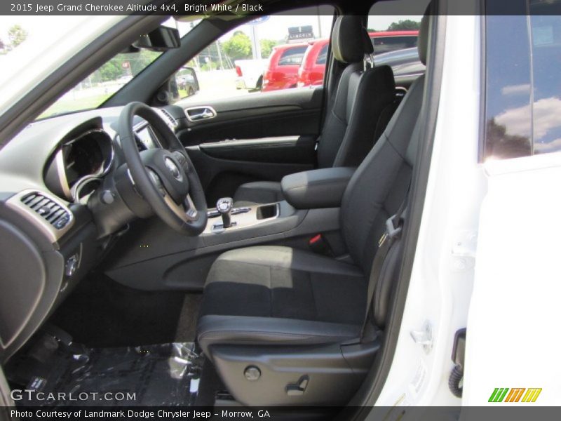 Bright White / Black 2015 Jeep Grand Cherokee Altitude 4x4