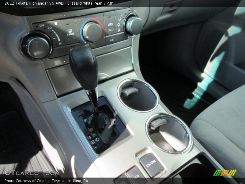 Blizzard White Pearl / Ash 2012 Toyota Highlander V6 4WD