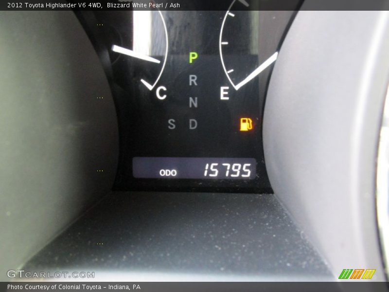Blizzard White Pearl / Ash 2012 Toyota Highlander V6 4WD