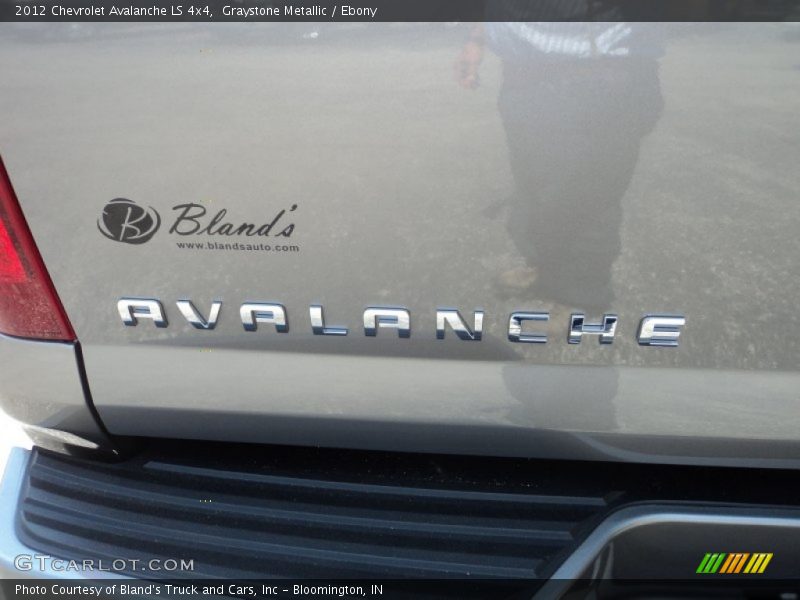 Graystone Metallic / Ebony 2012 Chevrolet Avalanche LS 4x4