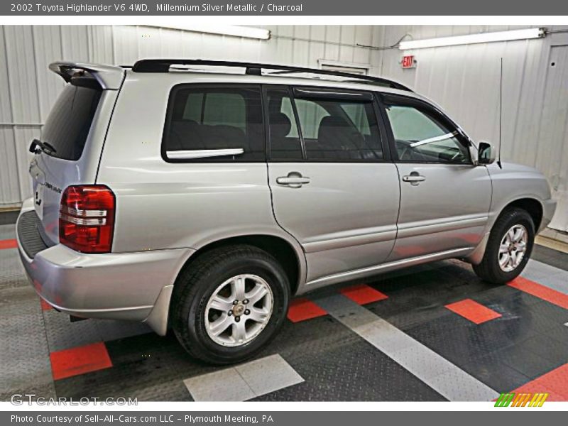 Millennium Silver Metallic / Charcoal 2002 Toyota Highlander V6 4WD