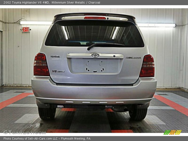 Millennium Silver Metallic / Charcoal 2002 Toyota Highlander V6 4WD