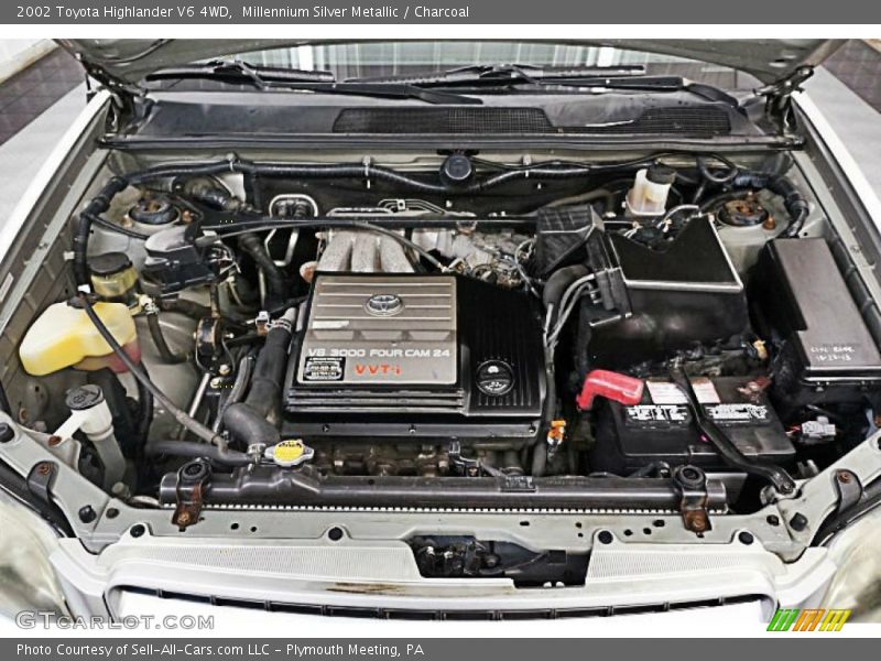 Millennium Silver Metallic / Charcoal 2002 Toyota Highlander V6 4WD