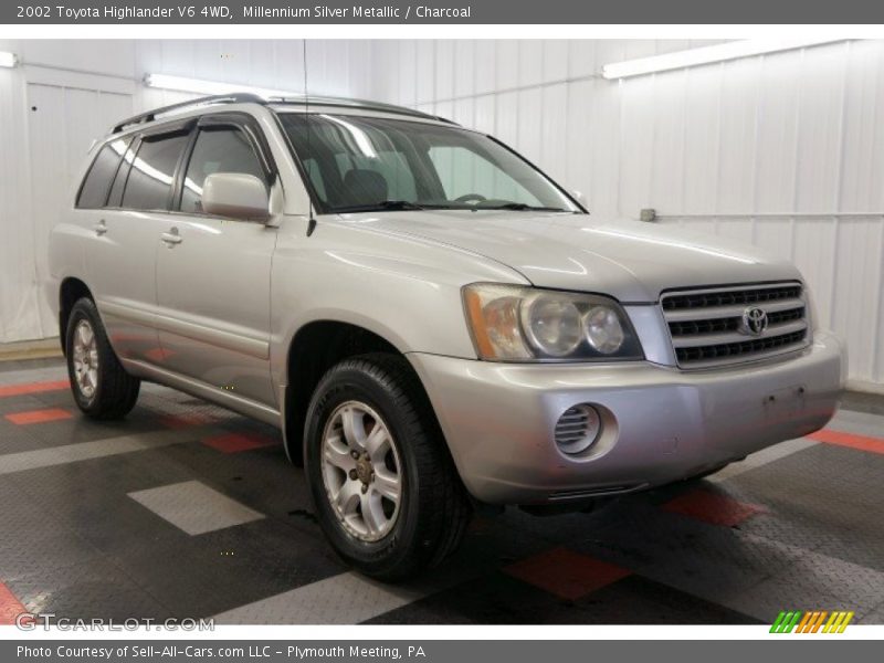 Millennium Silver Metallic / Charcoal 2002 Toyota Highlander V6 4WD