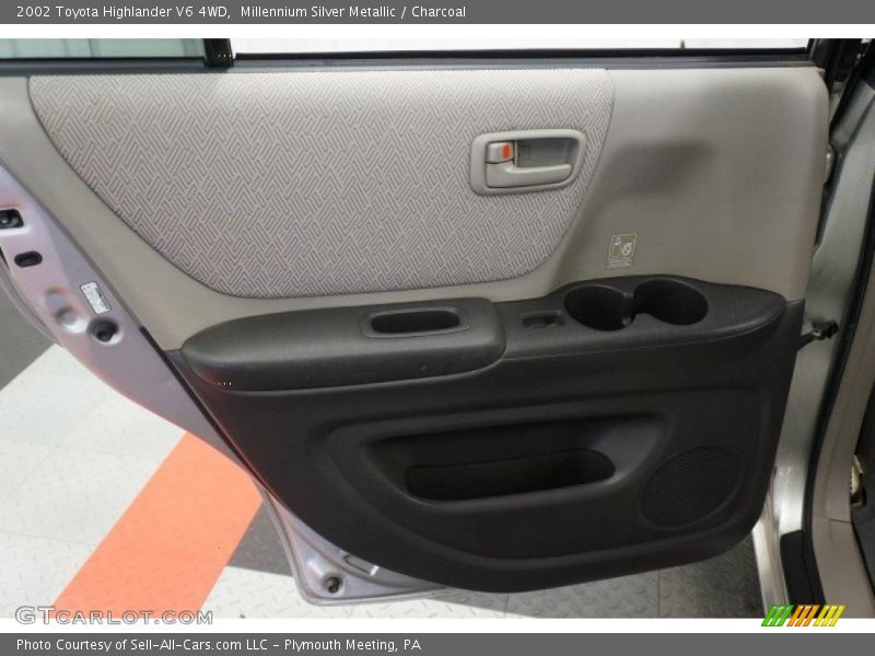 Millennium Silver Metallic / Charcoal 2002 Toyota Highlander V6 4WD