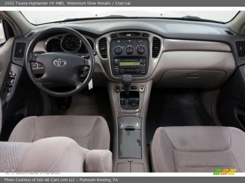 Millennium Silver Metallic / Charcoal 2002 Toyota Highlander V6 4WD
