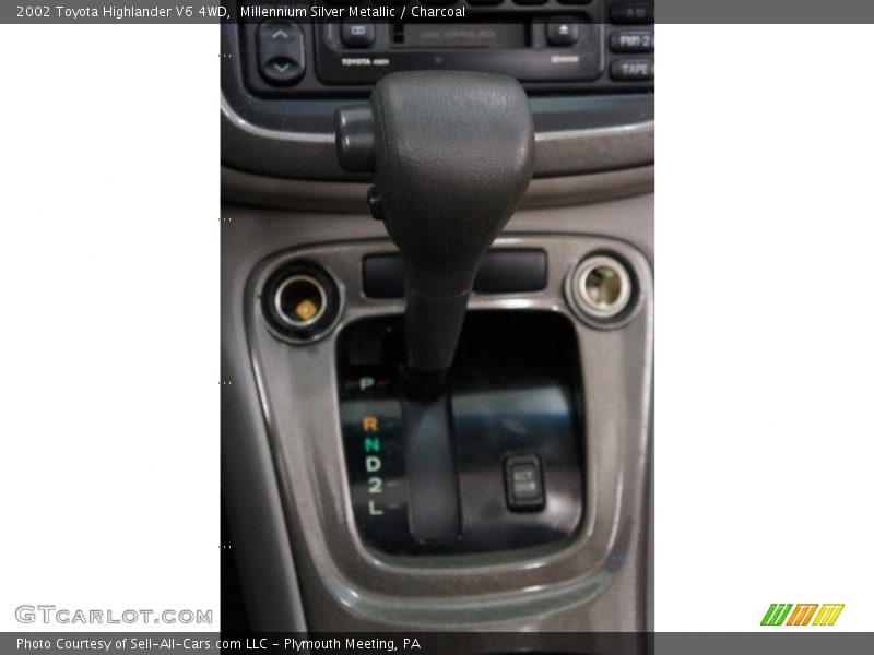 Millennium Silver Metallic / Charcoal 2002 Toyota Highlander V6 4WD