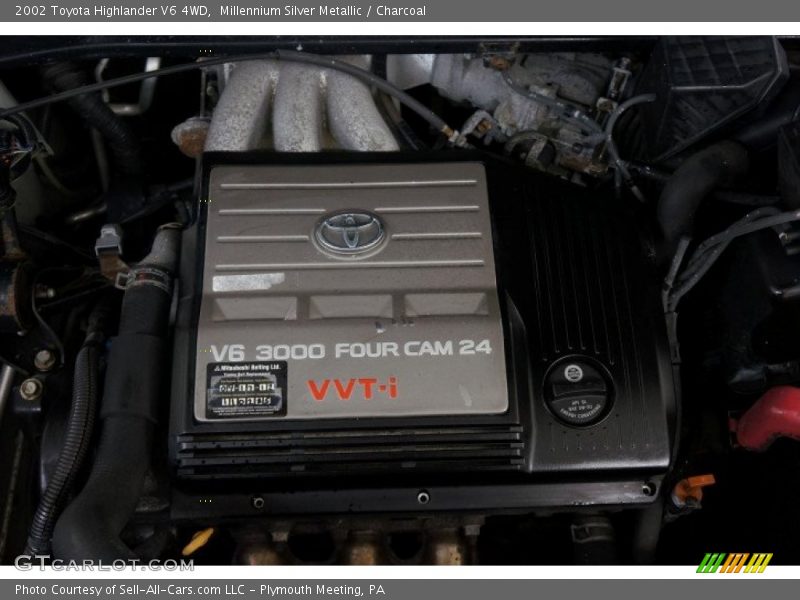 Millennium Silver Metallic / Charcoal 2002 Toyota Highlander V6 4WD