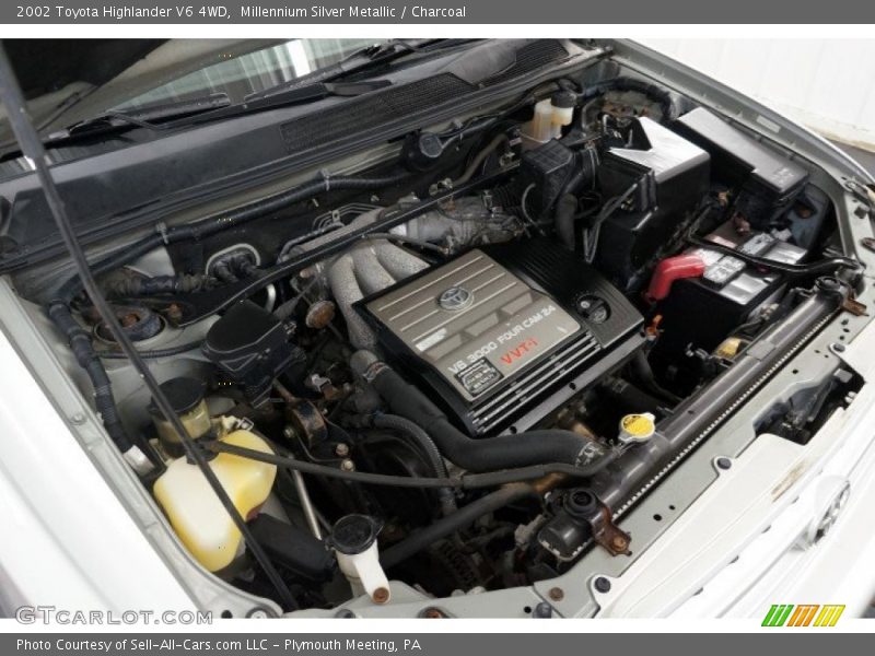 Millennium Silver Metallic / Charcoal 2002 Toyota Highlander V6 4WD