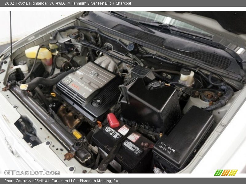 Millennium Silver Metallic / Charcoal 2002 Toyota Highlander V6 4WD