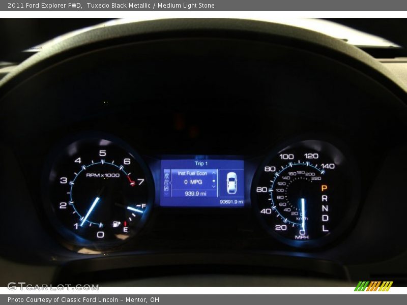Tuxedo Black Metallic / Medium Light Stone 2011 Ford Explorer FWD