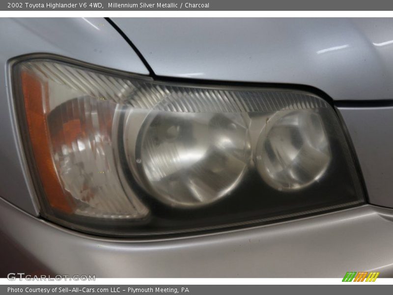 Millennium Silver Metallic / Charcoal 2002 Toyota Highlander V6 4WD