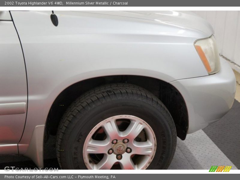Millennium Silver Metallic / Charcoal 2002 Toyota Highlander V6 4WD