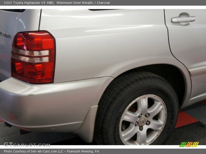 Millennium Silver Metallic / Charcoal 2002 Toyota Highlander V6 4WD