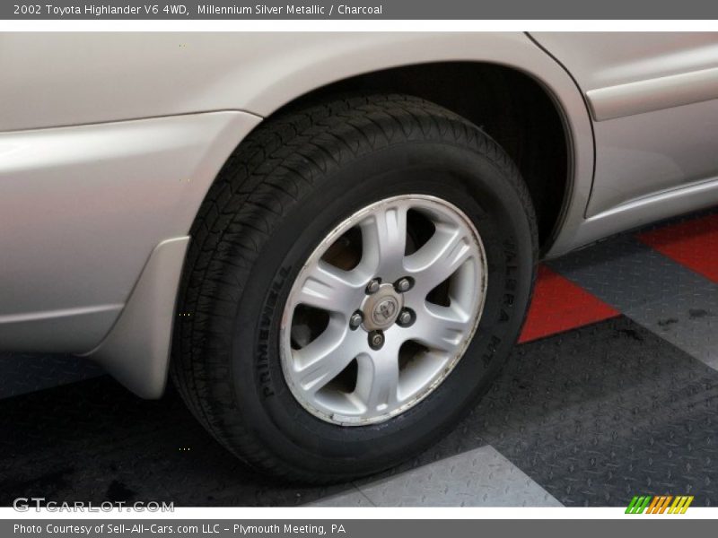 Millennium Silver Metallic / Charcoal 2002 Toyota Highlander V6 4WD
