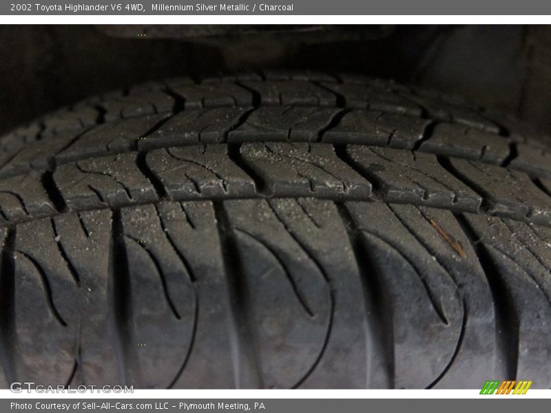 Millennium Silver Metallic / Charcoal 2002 Toyota Highlander V6 4WD