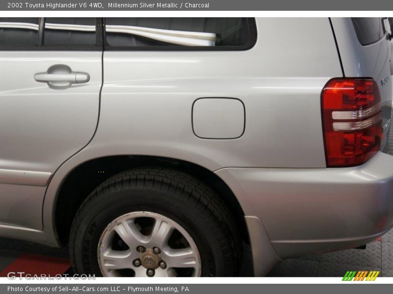 Millennium Silver Metallic / Charcoal 2002 Toyota Highlander V6 4WD
