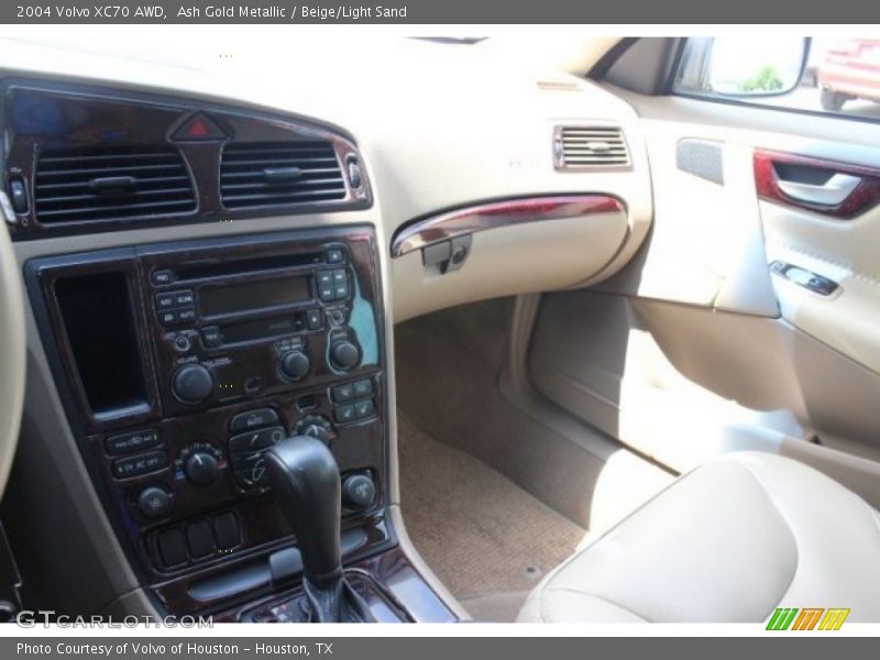 Ash Gold Metallic / Beige/Light Sand 2004 Volvo XC70 AWD