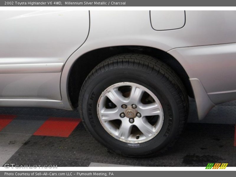 Millennium Silver Metallic / Charcoal 2002 Toyota Highlander V6 4WD