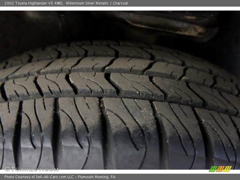 Millennium Silver Metallic / Charcoal 2002 Toyota Highlander V6 4WD