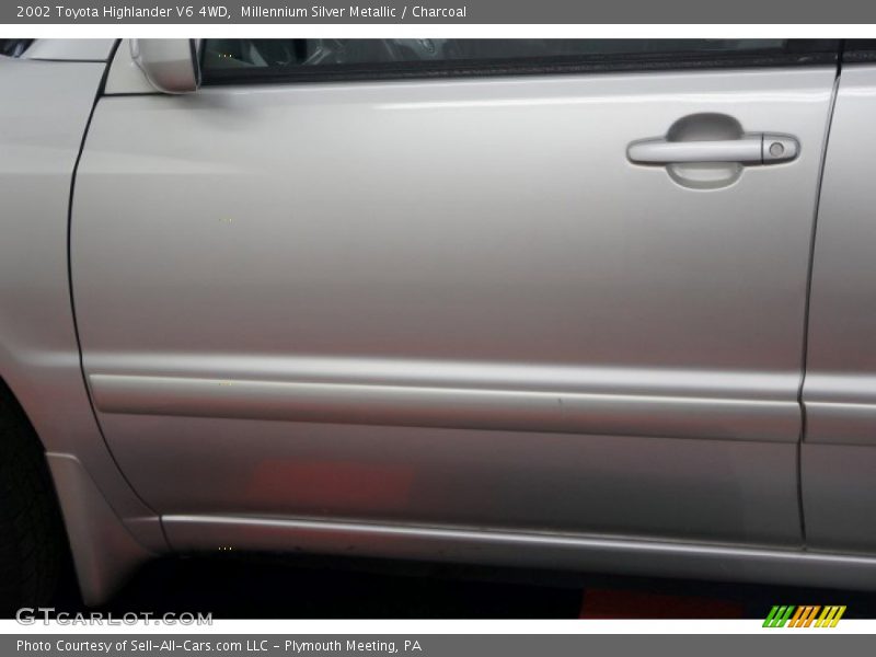Millennium Silver Metallic / Charcoal 2002 Toyota Highlander V6 4WD