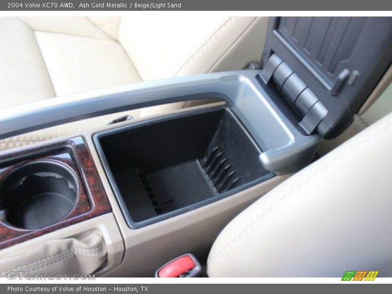 Ash Gold Metallic / Beige/Light Sand 2004 Volvo XC70 AWD