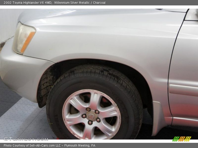 Millennium Silver Metallic / Charcoal 2002 Toyota Highlander V6 4WD