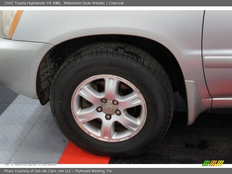 Millennium Silver Metallic / Charcoal 2002 Toyota Highlander V6 4WD