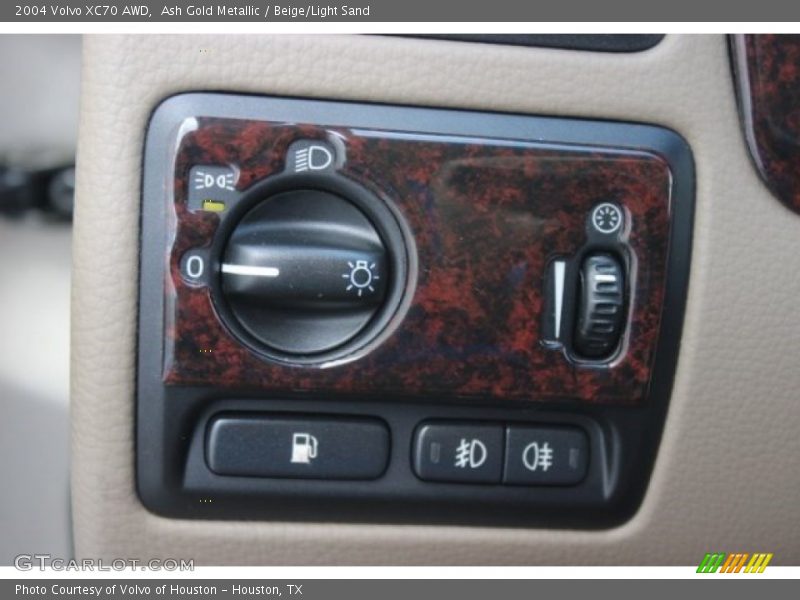Ash Gold Metallic / Beige/Light Sand 2004 Volvo XC70 AWD