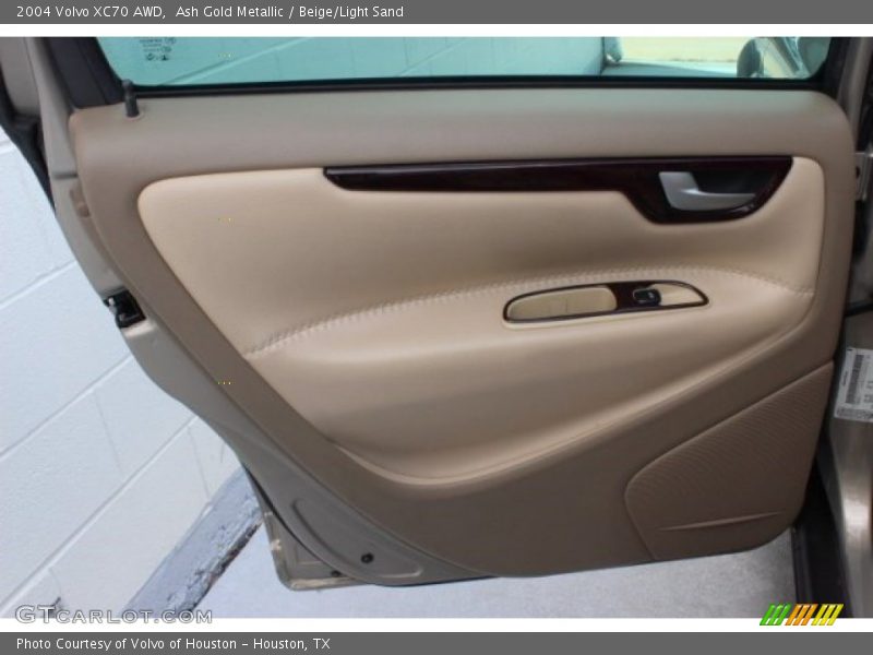 Ash Gold Metallic / Beige/Light Sand 2004 Volvo XC70 AWD