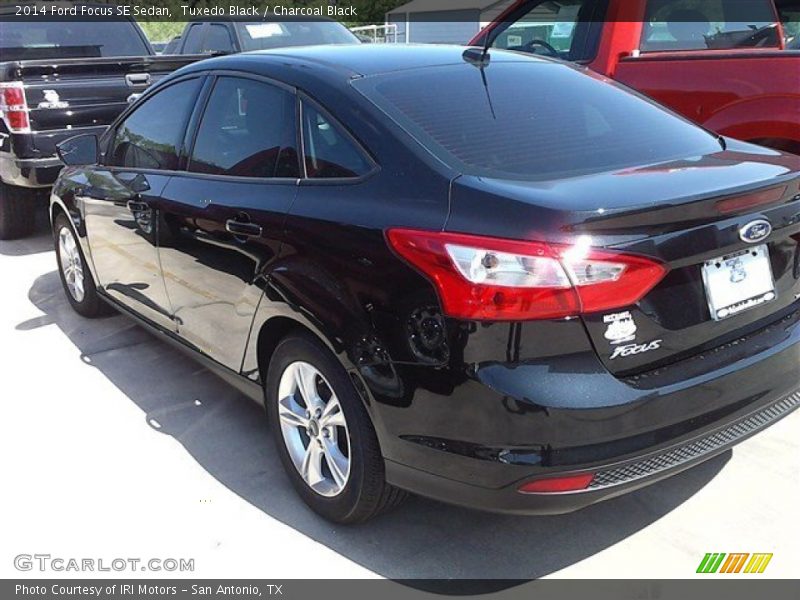 Tuxedo Black / Charcoal Black 2014 Ford Focus SE Sedan
