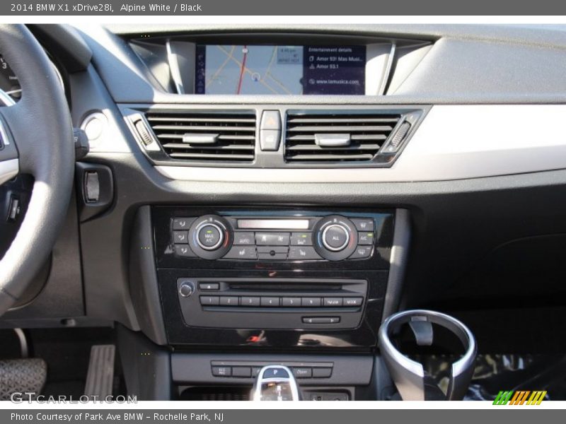 Alpine White / Black 2014 BMW X1 xDrive28i