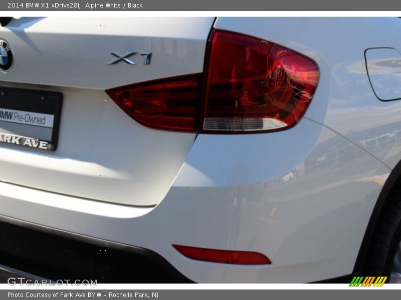 Alpine White / Black 2014 BMW X1 xDrive28i