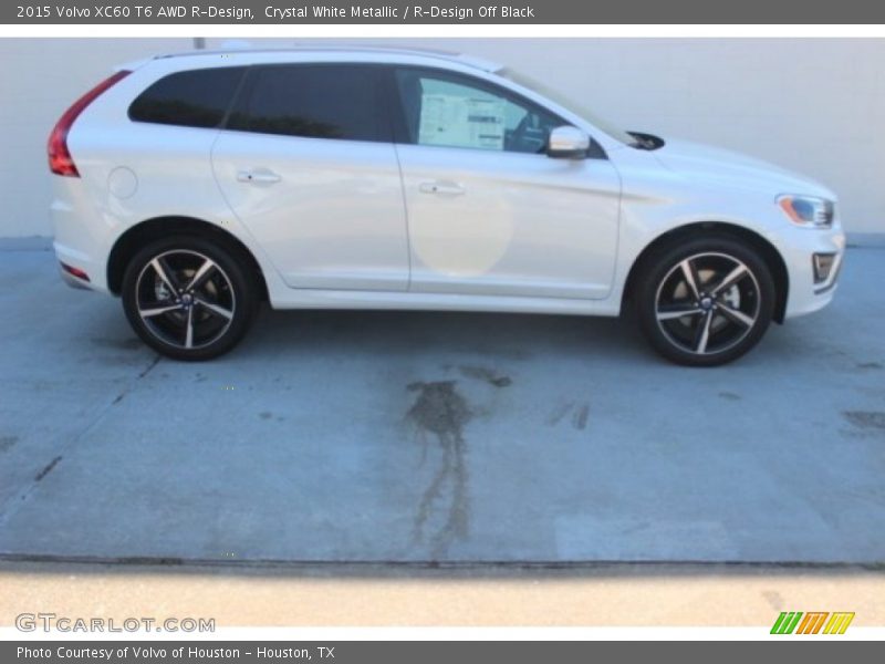 Crystal White Metallic / R-Design Off Black 2015 Volvo XC60 T6 AWD R-Design