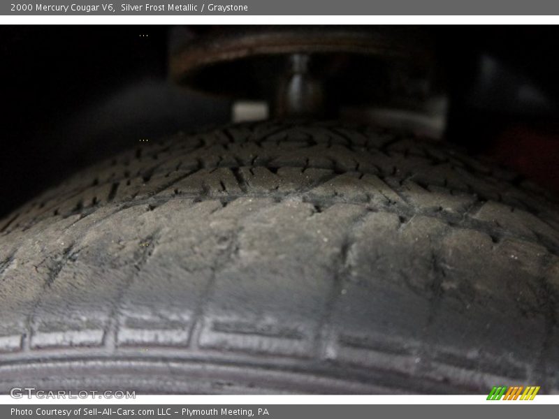 Silver Frost Metallic / Graystone 2000 Mercury Cougar V6