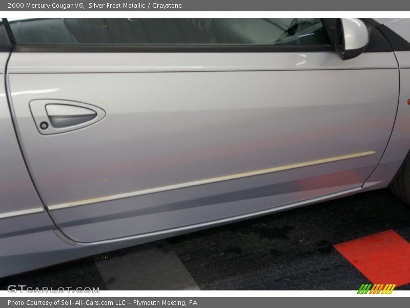 Silver Frost Metallic / Graystone 2000 Mercury Cougar V6