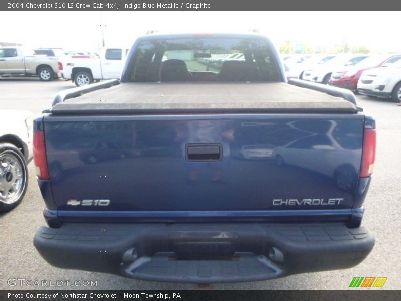 Indigo Blue Metallic / Graphite 2004 Chevrolet S10 LS Crew Cab 4x4